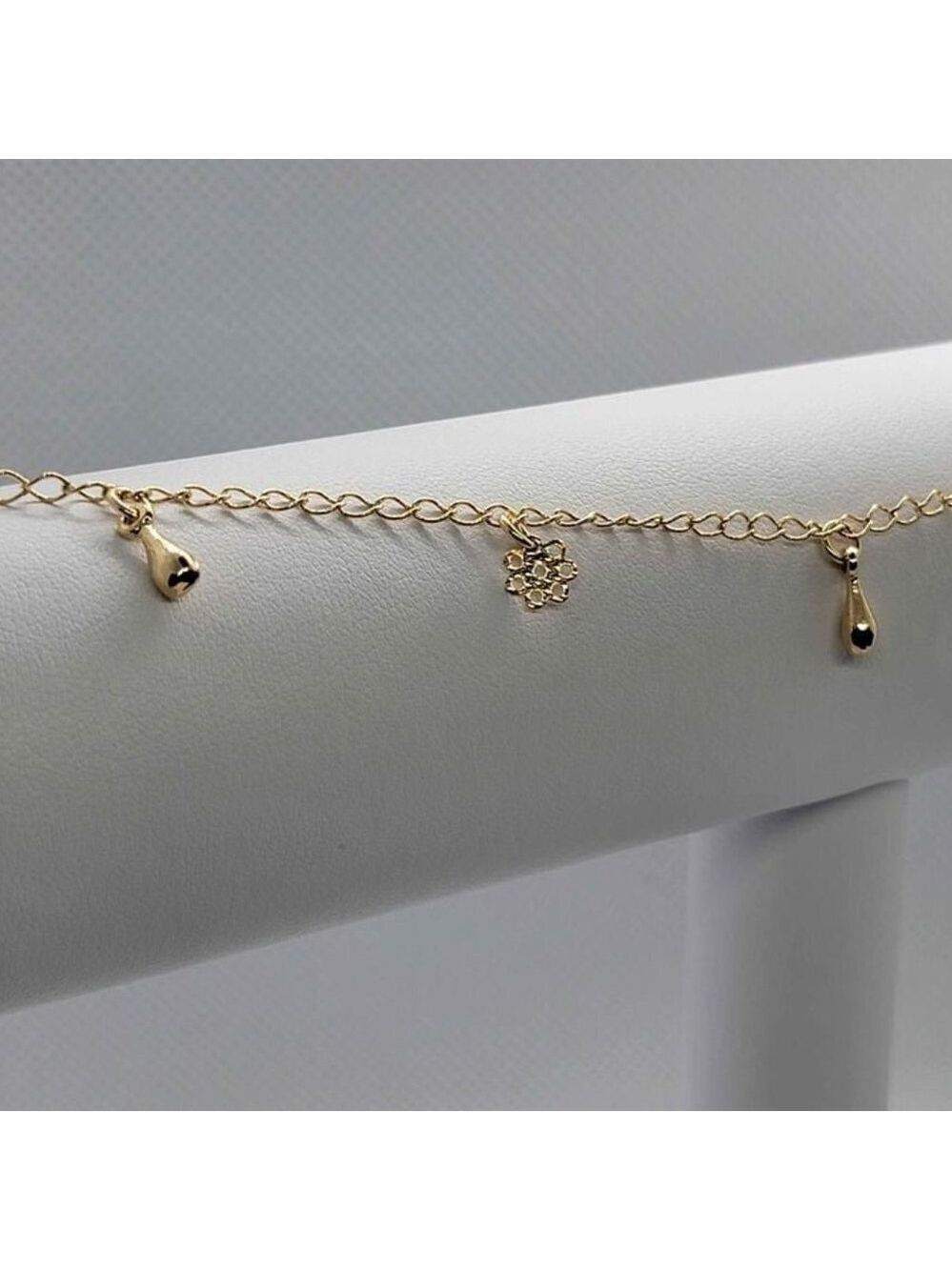 last one Brand New Brazilian 18k gold filled tear drop and flake Anklet